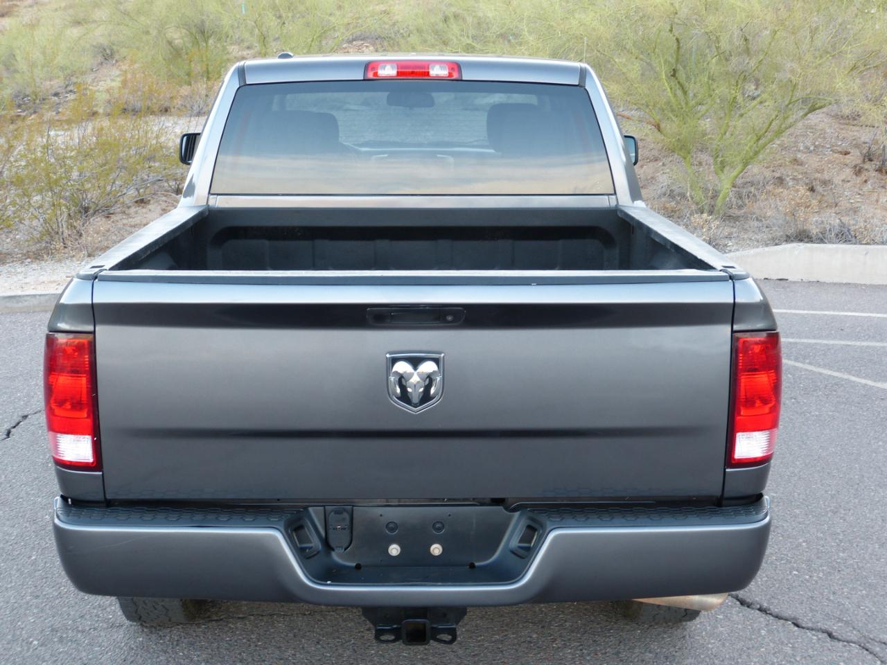 RAM 1500 Tradesman Crew Cab SWB 4WD 2016