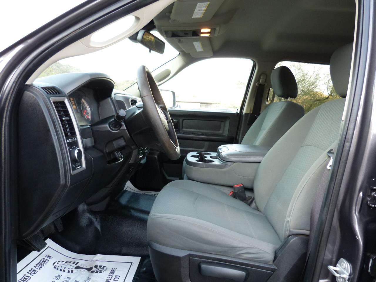 RAM 1500 Tradesman Crew Cab SWB 4WD 2016