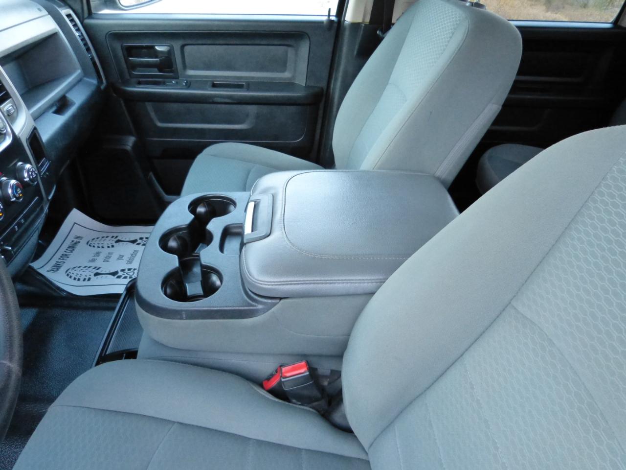 RAM 1500 Tradesman Crew Cab SWB 4WD 2016
