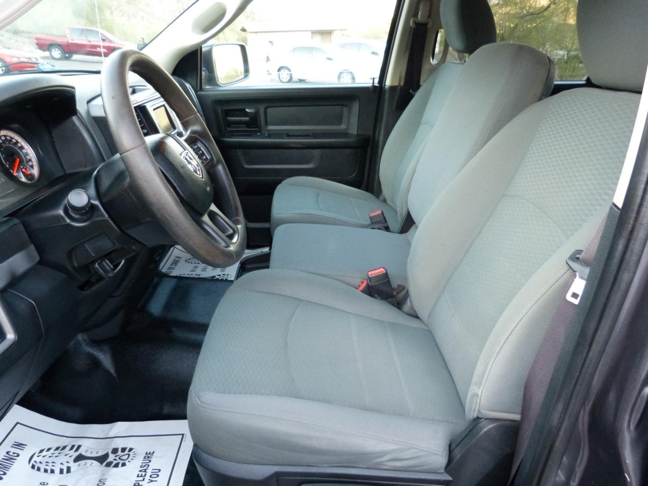 RAM 1500 Tradesman Crew Cab SWB 4WD 2016