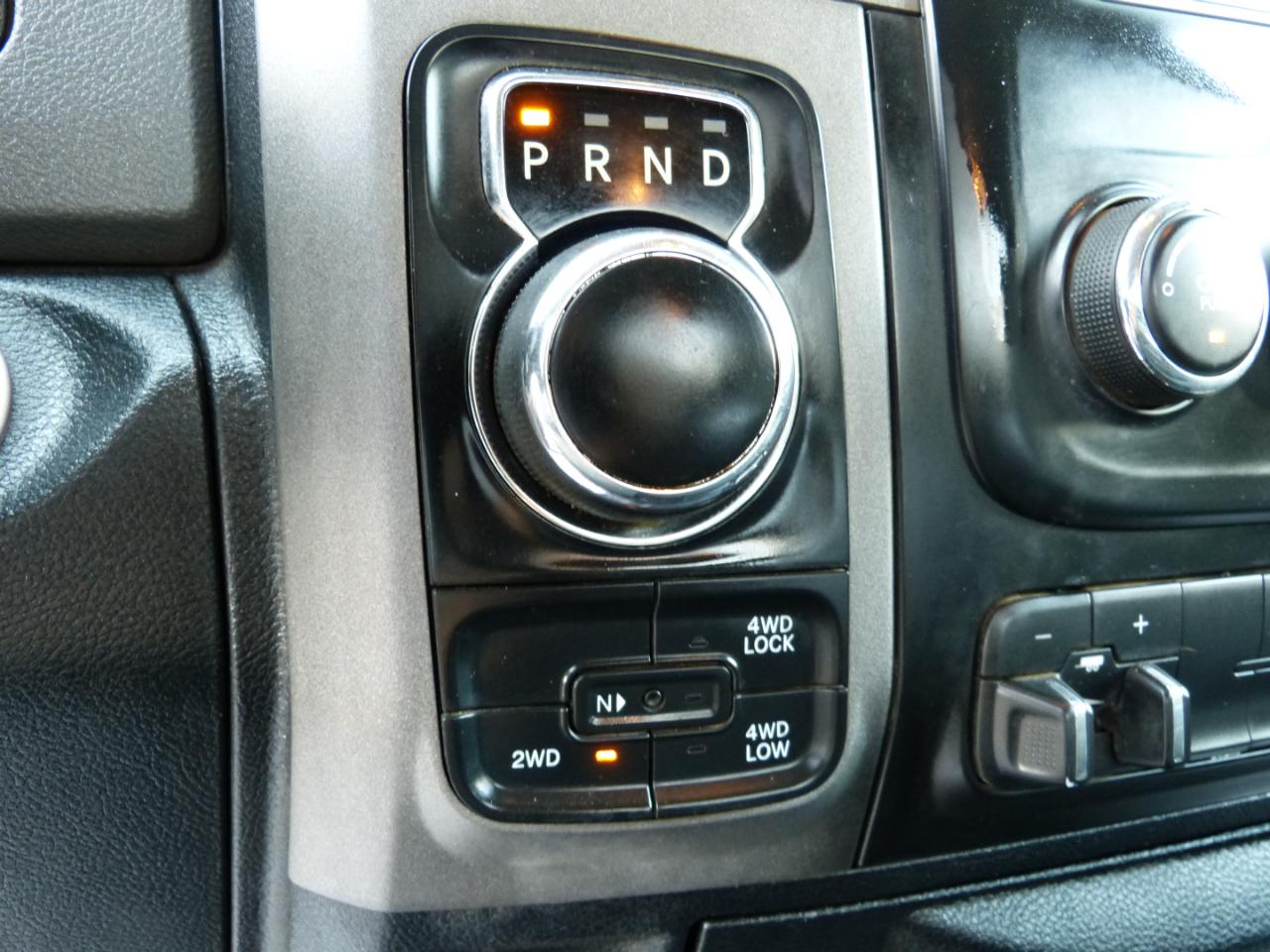 RAM 1500 Tradesman Crew Cab SWB 4WD 2016