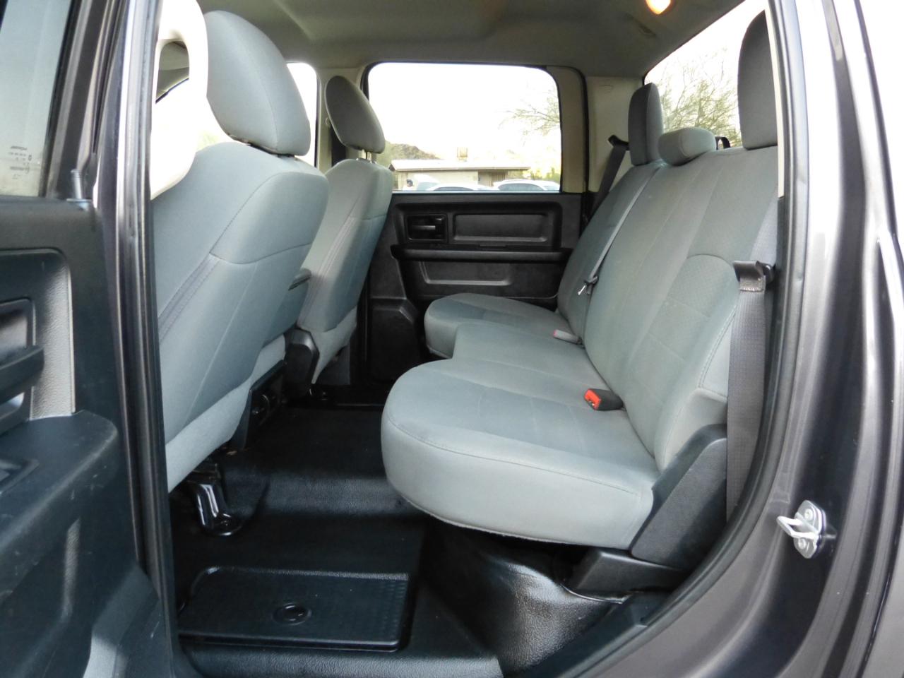 RAM 1500 Tradesman Crew Cab SWB 4WD 2016