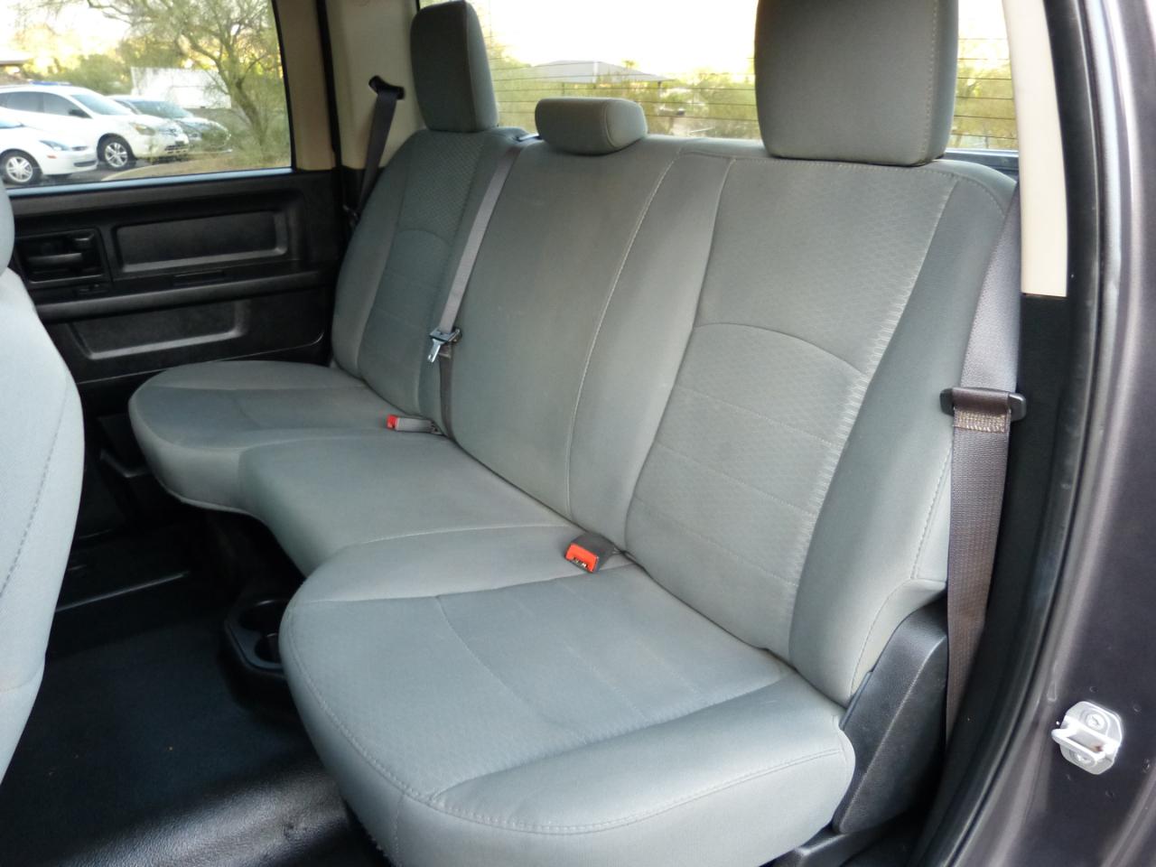 RAM 1500 Tradesman Crew Cab SWB 4WD 2016
