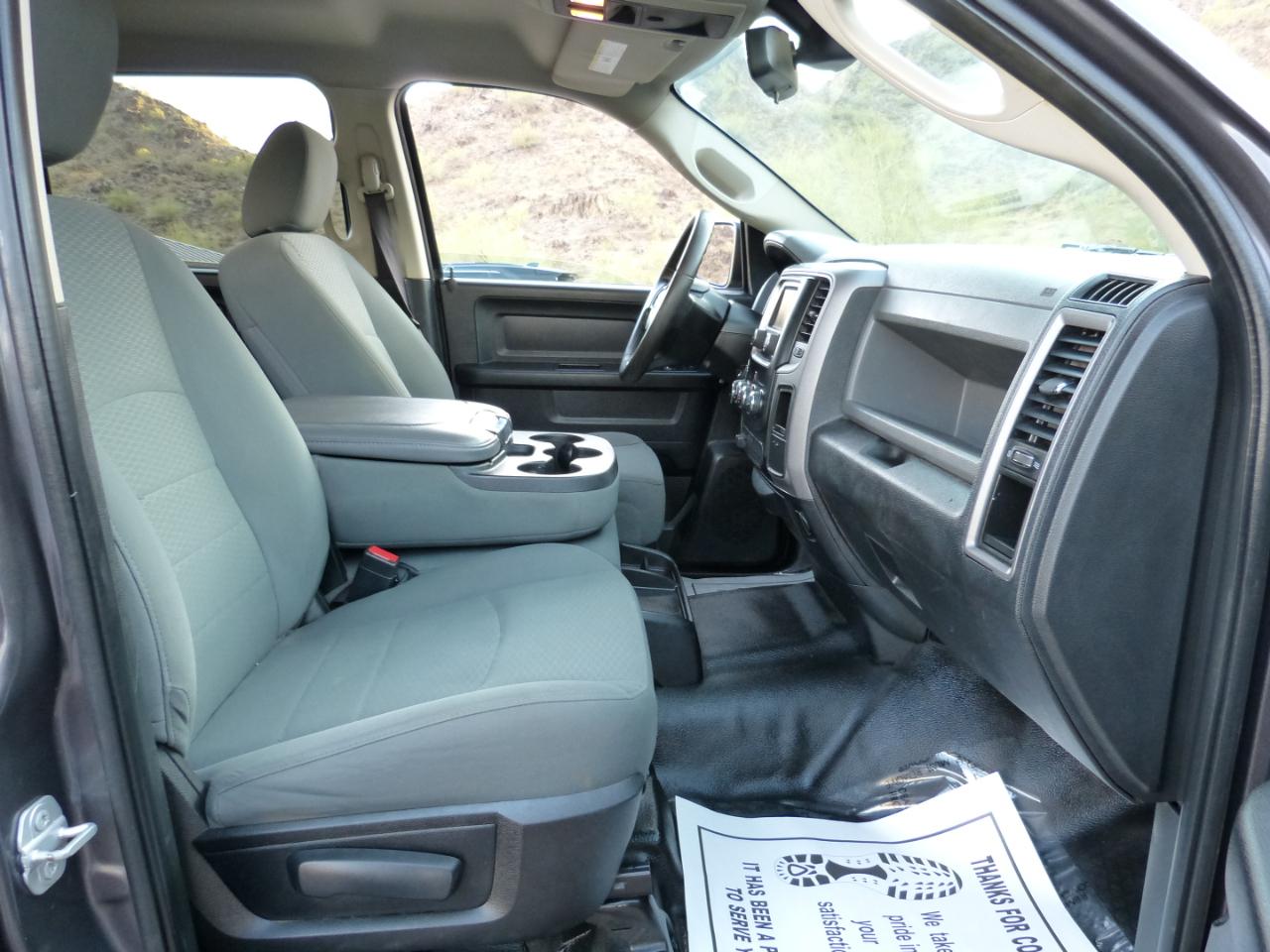 RAM 1500 Tradesman Crew Cab SWB 4WD 2016