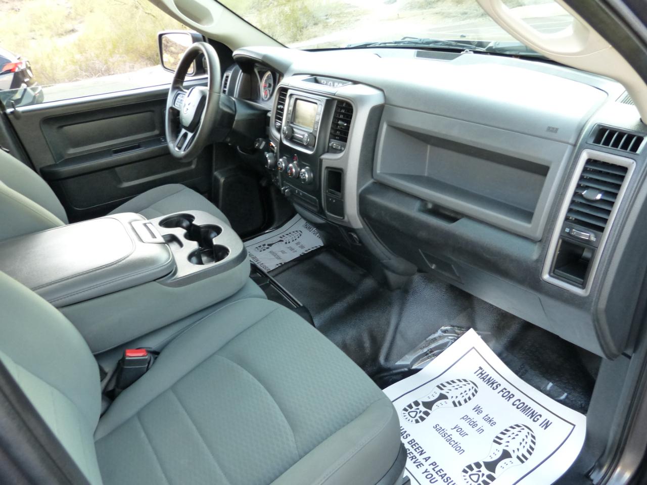 RAM 1500 Tradesman Crew Cab SWB 4WD 2016