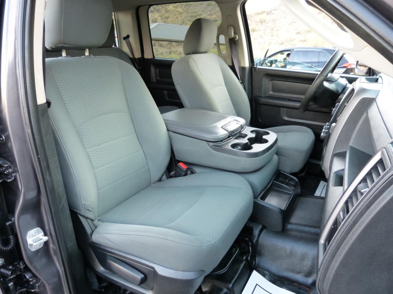 RAM 1500 Tradesman Crew Cab SWB 4WD 2016