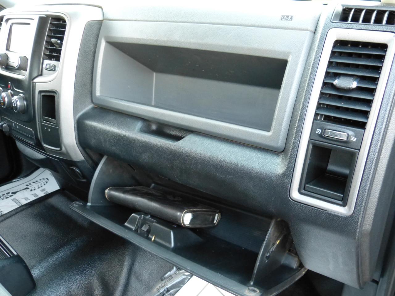 RAM 1500 Tradesman Crew Cab SWB 4WD 2016