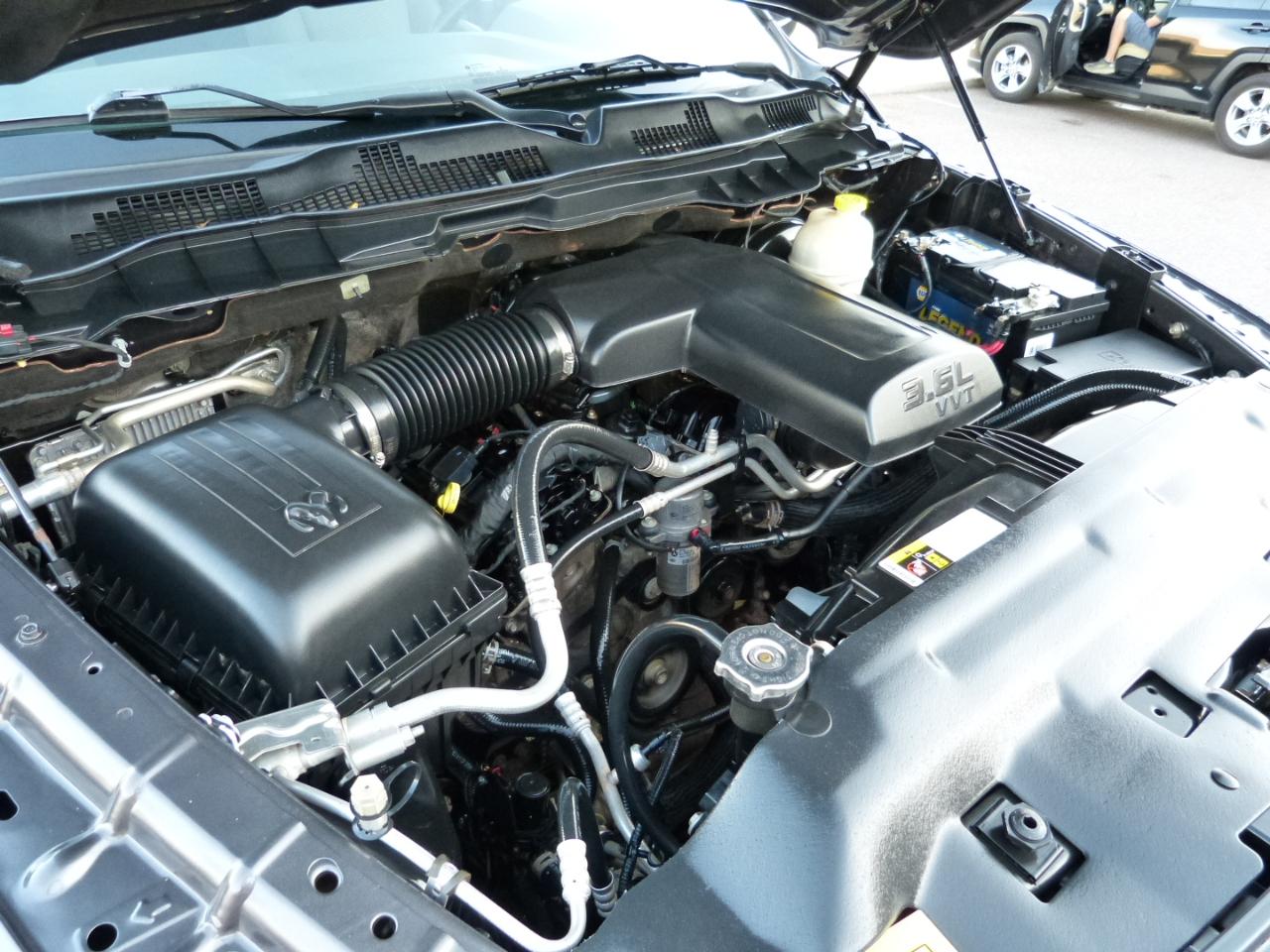 RAM 1500 Tradesman Crew Cab SWB 4WD 2016