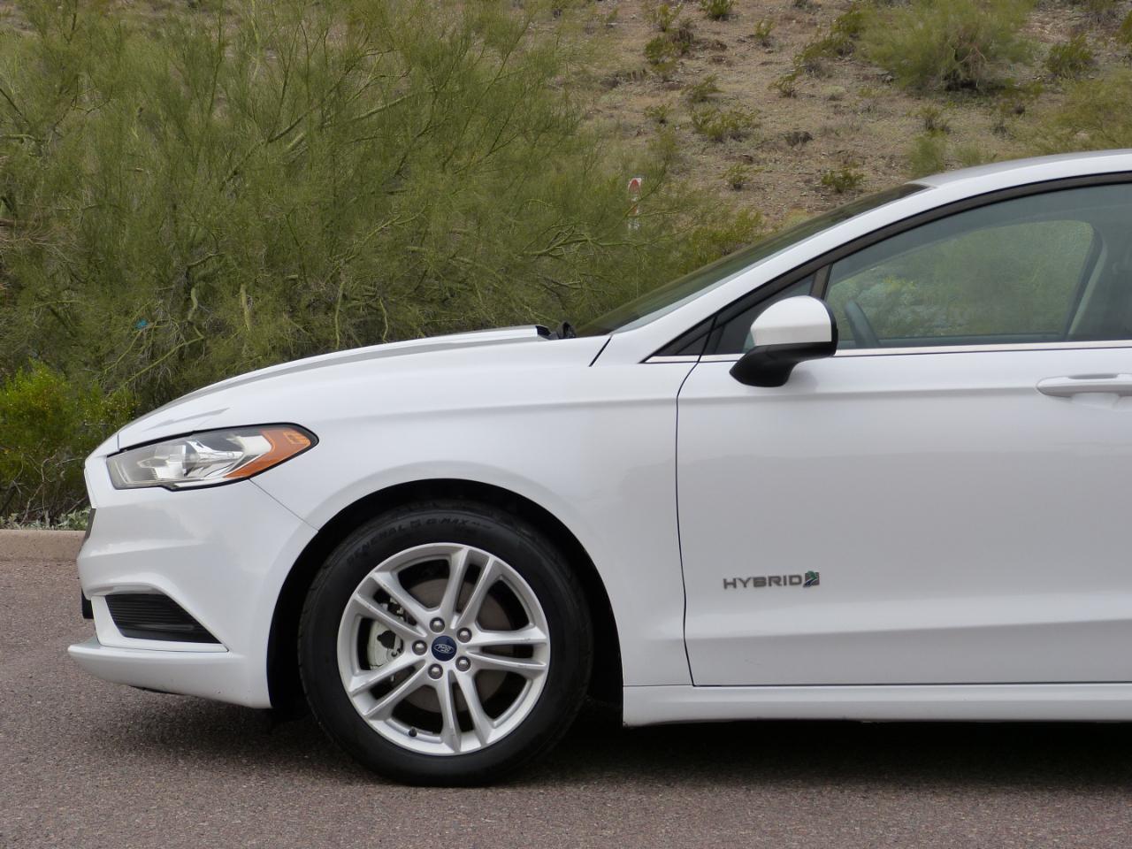 Ford Fusion Hybrid S 2017