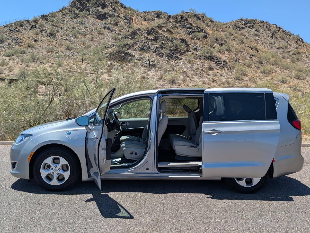 Chrysler Pacifica Hybrid Touring Plus 2018