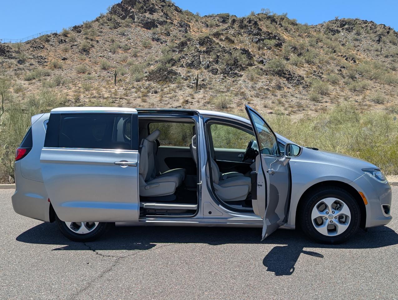 Chrysler Pacifica Hybrid Touring Plus 2018