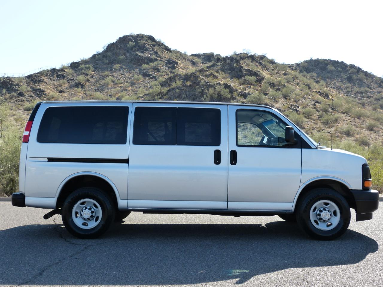 Chevrolet Express LS 2500 2017