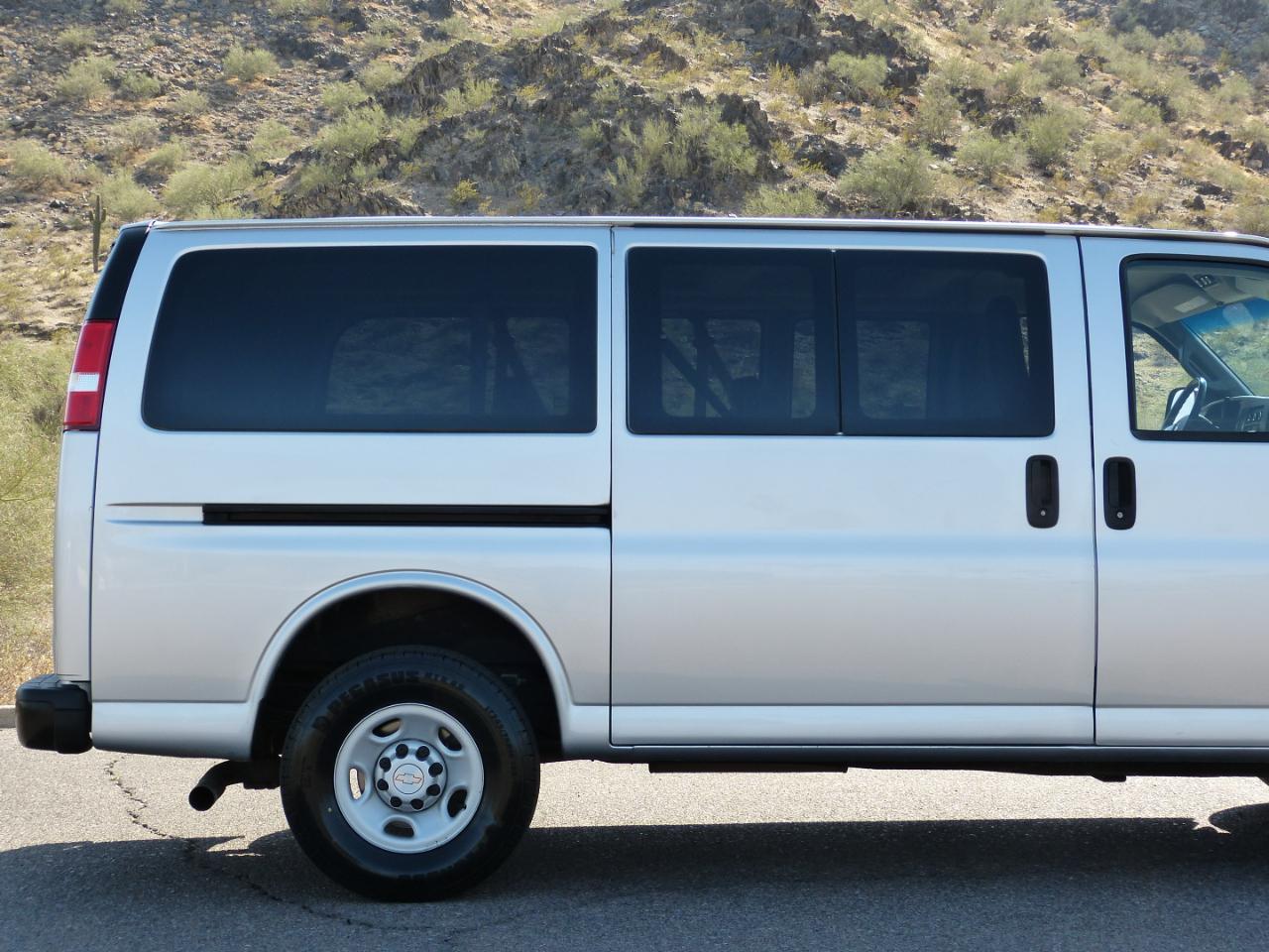 Chevrolet Express LS 2500 2017