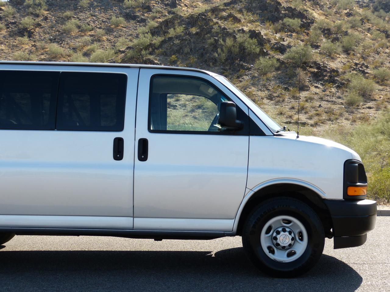 Chevrolet Express LS 2500 2017
