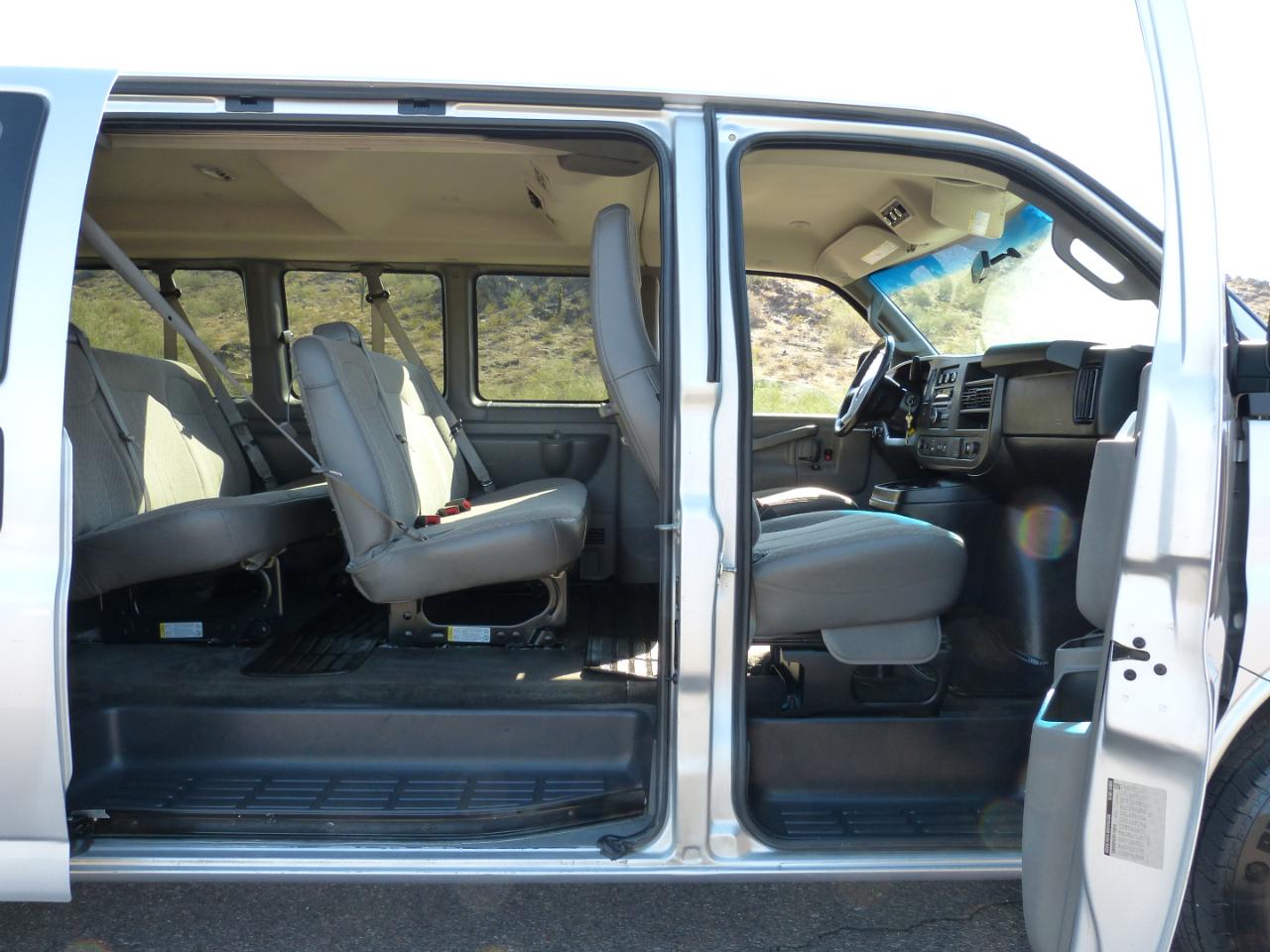 Chevrolet Express LS 2500 2017
