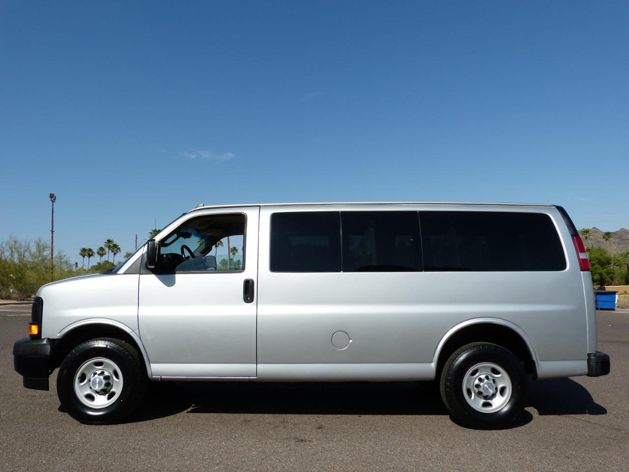 Chevrolet Express LS 2500 2017