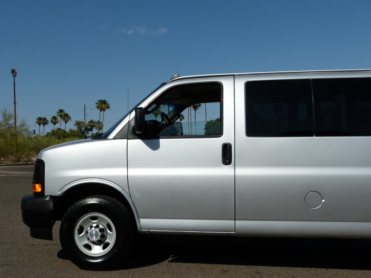 Chevrolet Express LS 2500 2017
