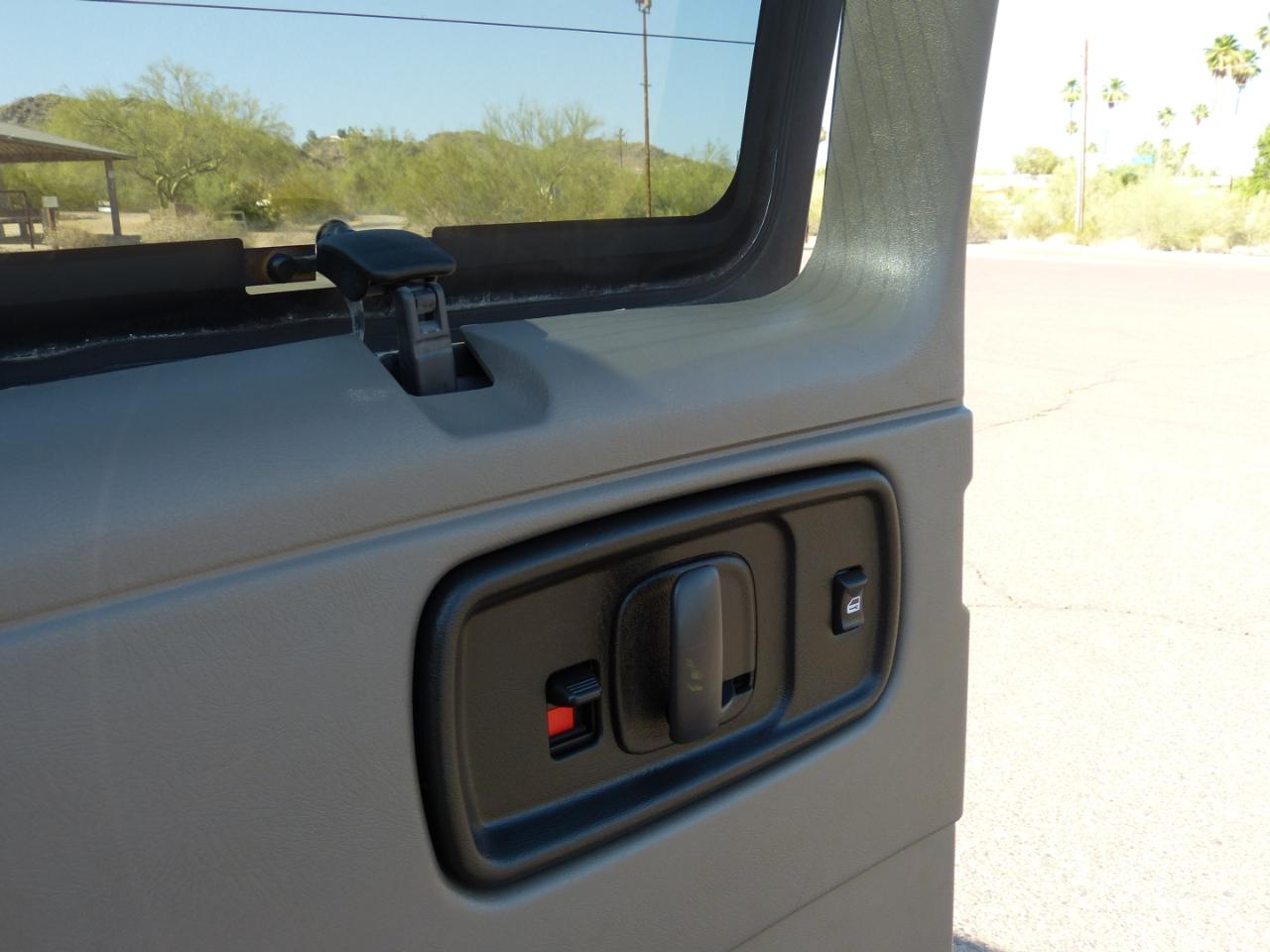Chevrolet Express LS 2500 2017
