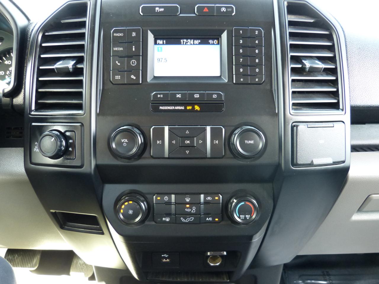 Ford F-150 4WD SuperCrew 145" XLT 2019