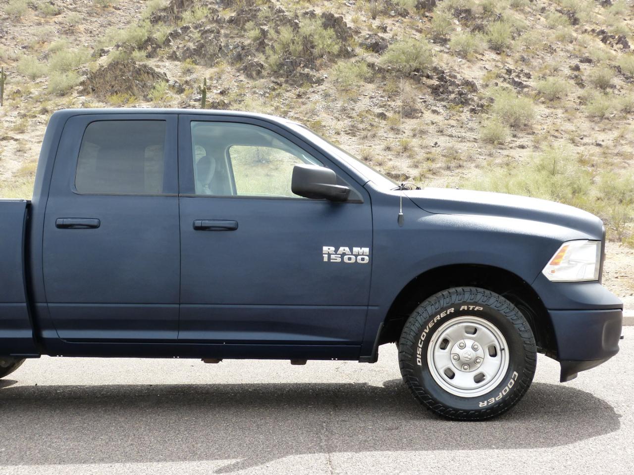 RAM 1500 Tradesman Quad Cab 4WD 2015