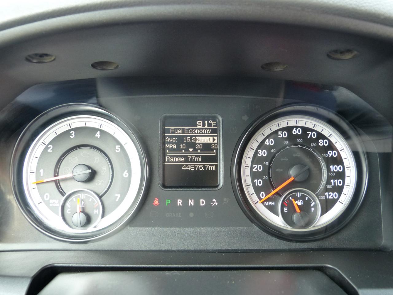 RAM 1500 Tradesman Quad Cab 4WD 2015