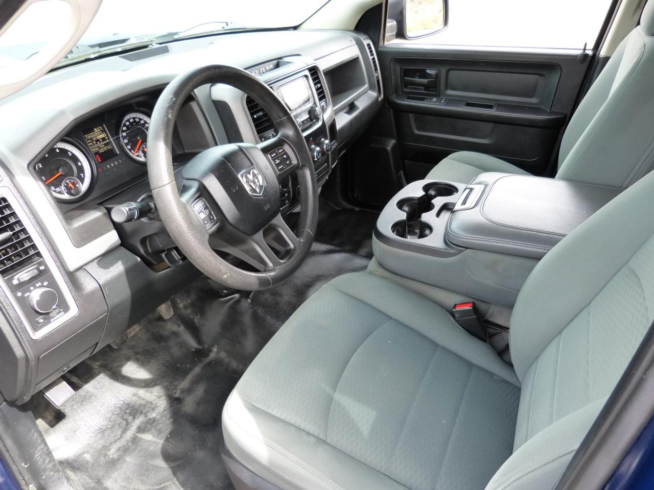 RAM 1500 Tradesman Quad Cab 4WD 2015