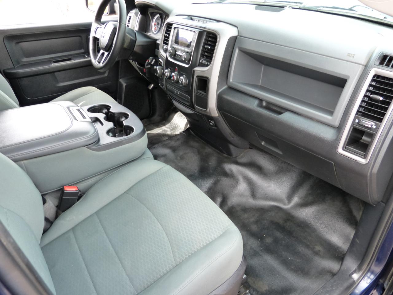 RAM 1500 Tradesman Quad Cab 4WD 2015