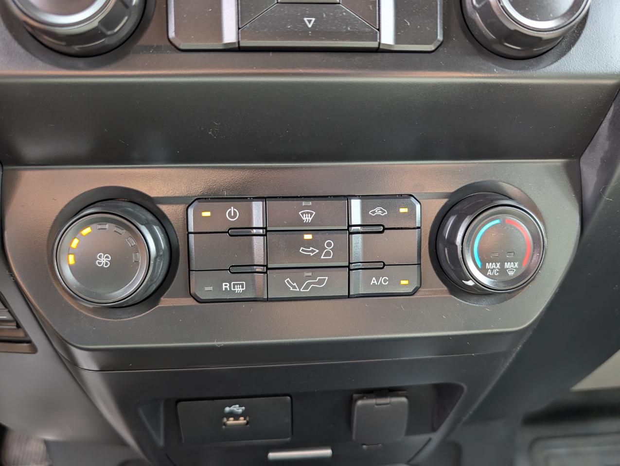 Ford F-150 XLT SuperCrew 4WD 2018