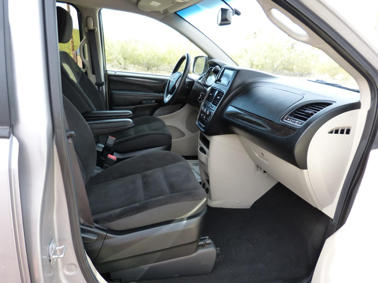 Dodge Grand Caravan SE 2017