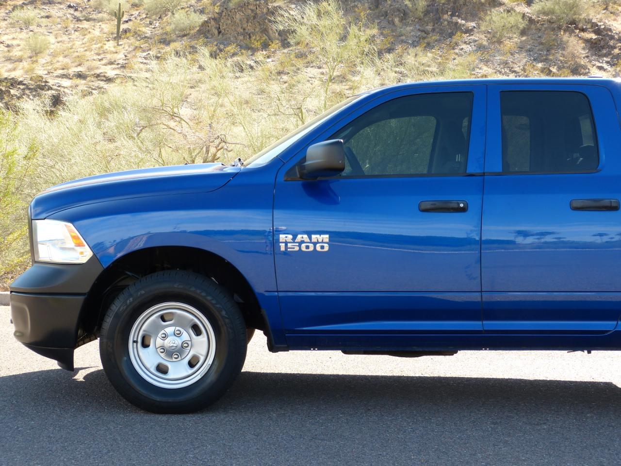 RAM 1500 Tradesman Crew Cab SB 4WD 2016