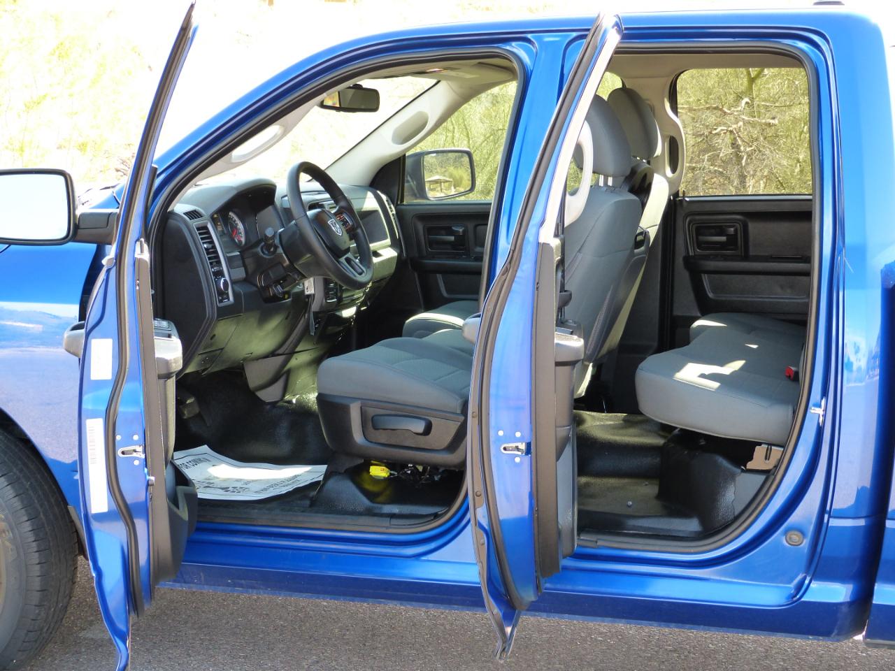 RAM 1500 Tradesman Crew Cab SB 4WD 2016