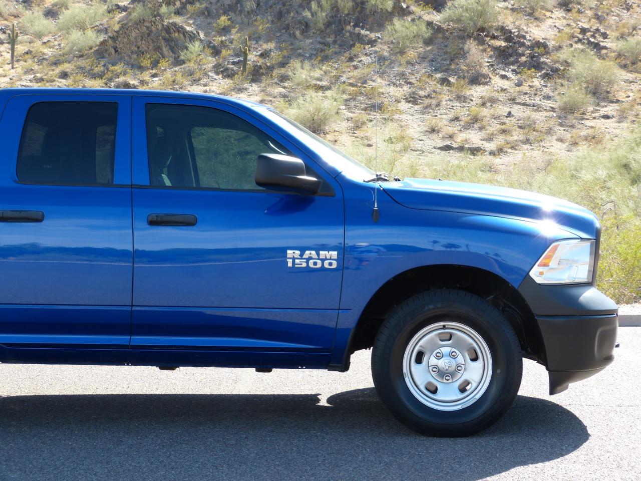 RAM 1500 Tradesman Crew Cab SB 4WD 2016