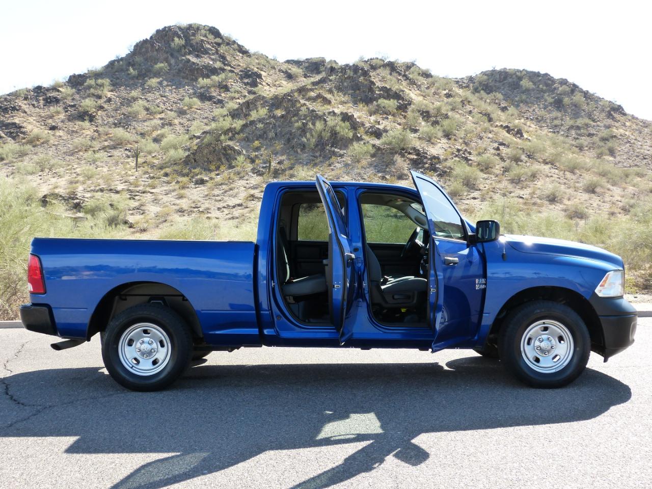 RAM 1500 Tradesman Crew Cab SB 4WD 2016