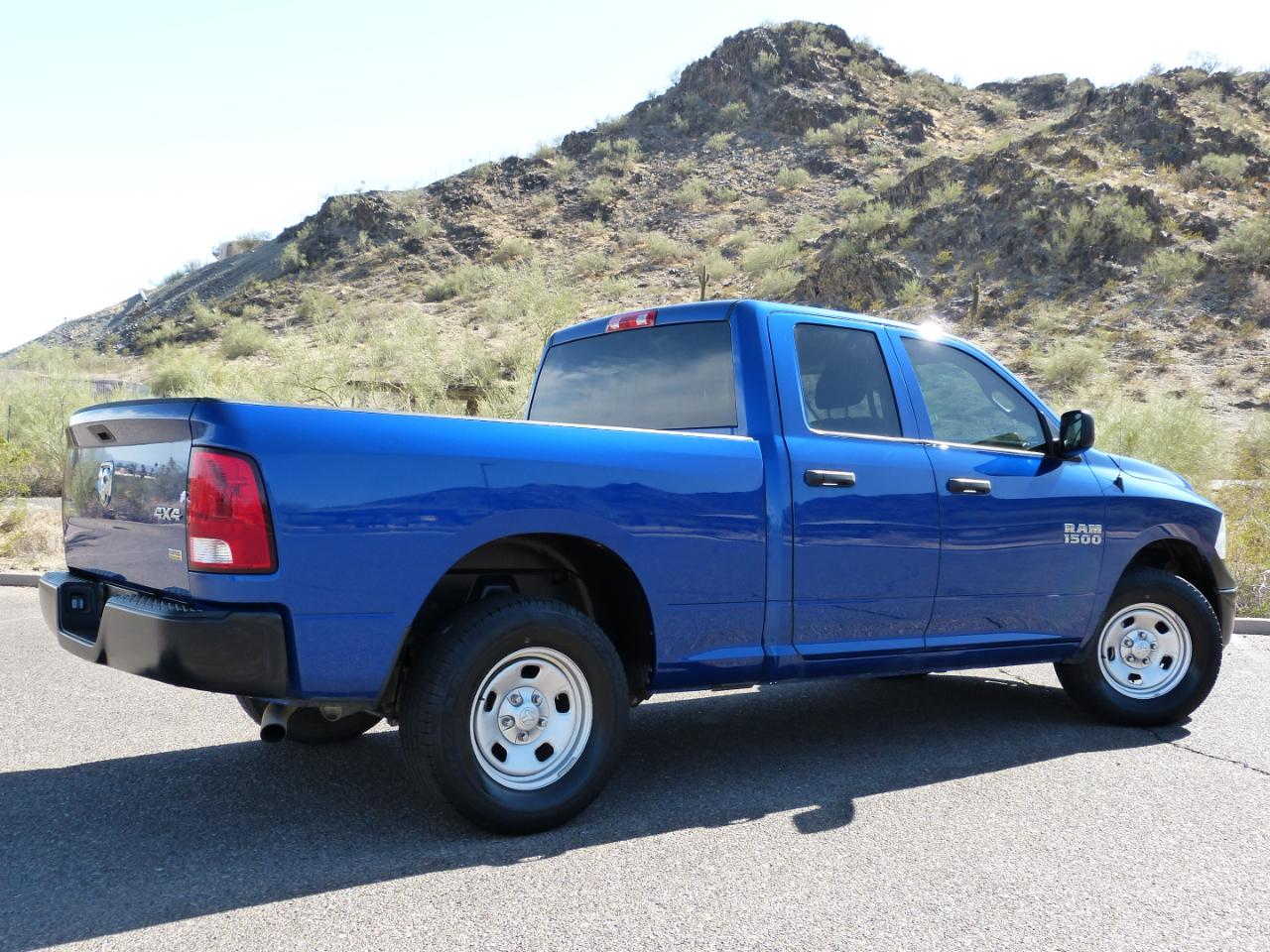 RAM 1500 Tradesman Crew Cab SB 4WD 2016