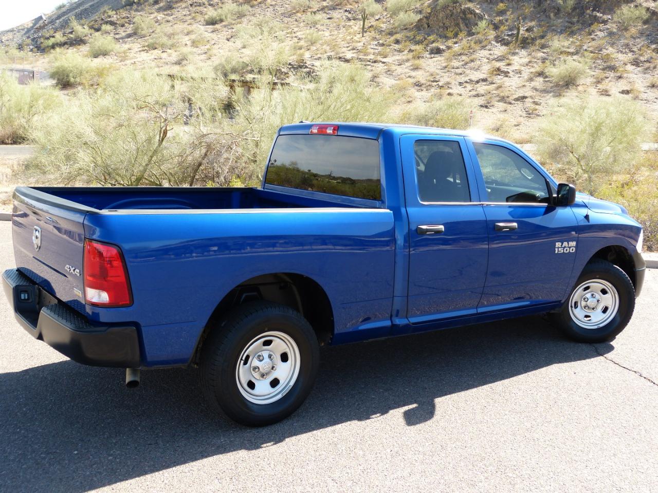 RAM 1500 Tradesman Crew Cab SB 4WD 2016