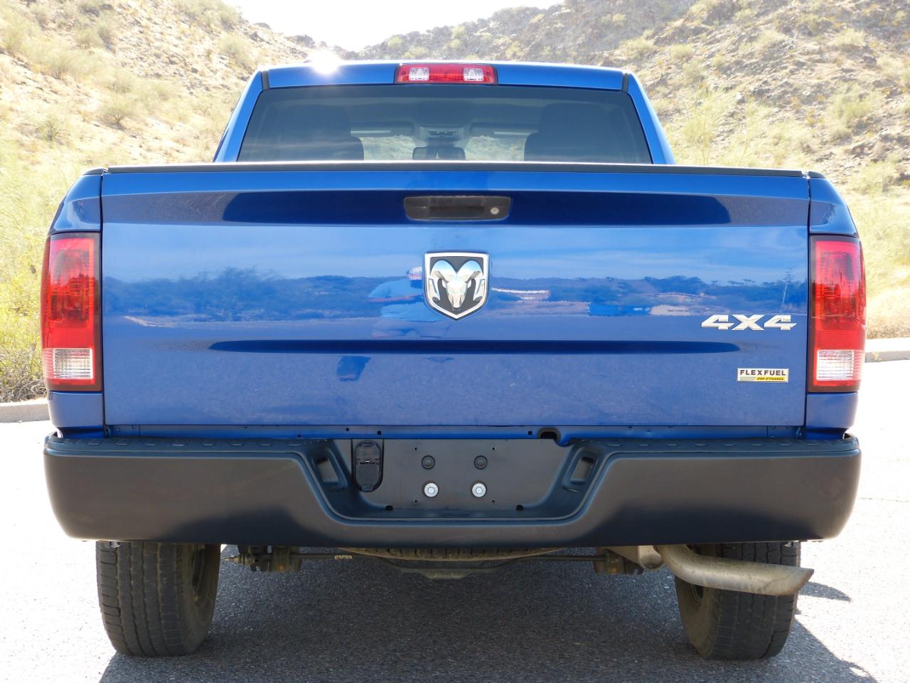 RAM 1500 Tradesman Crew Cab SB 4WD 2016