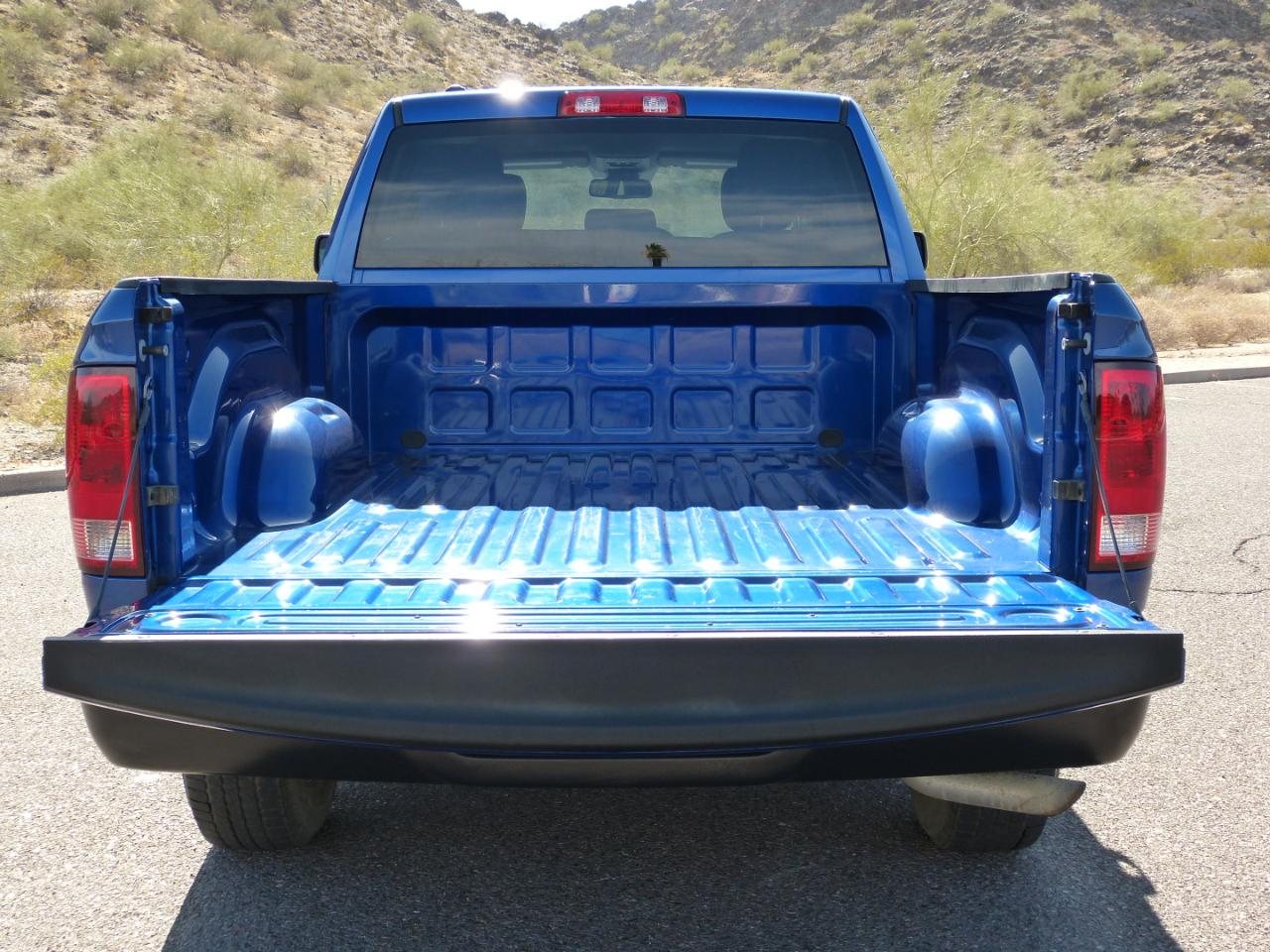 RAM 1500 Tradesman Crew Cab SB 4WD 2016