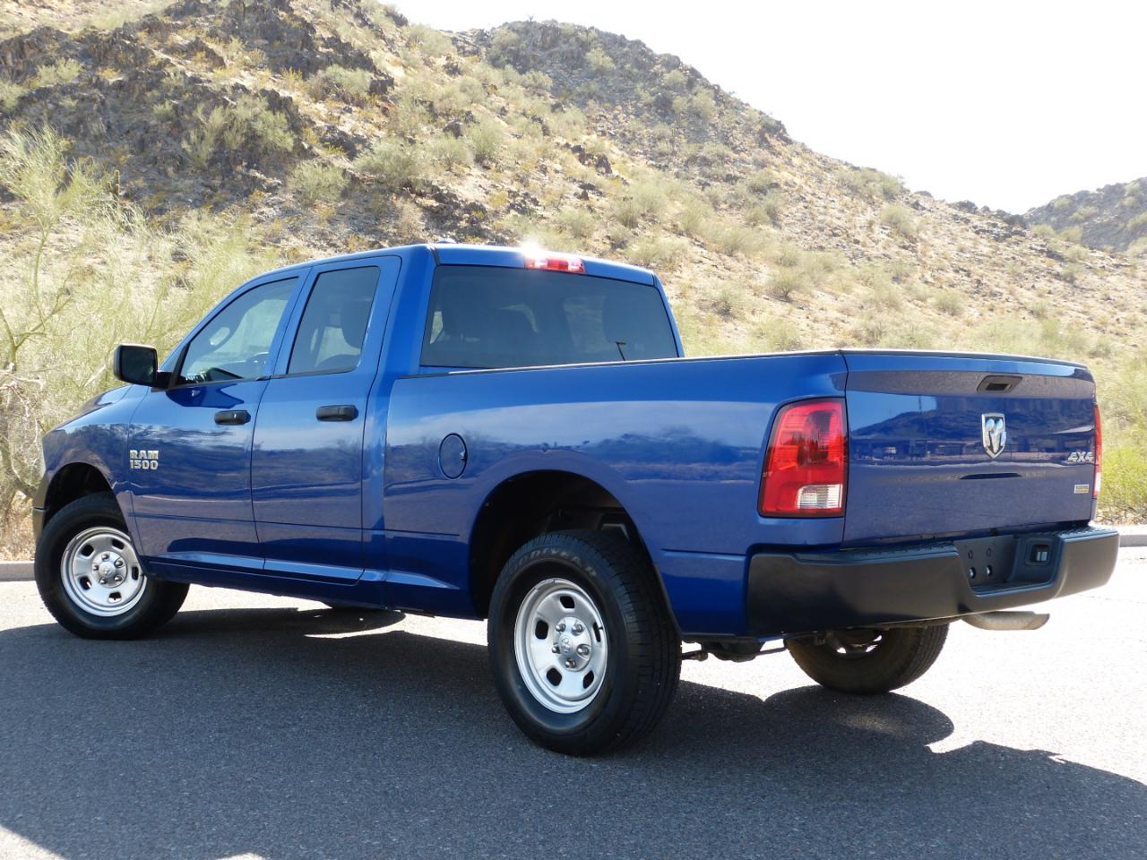 RAM 1500 Tradesman Crew Cab SB 4WD 2016
