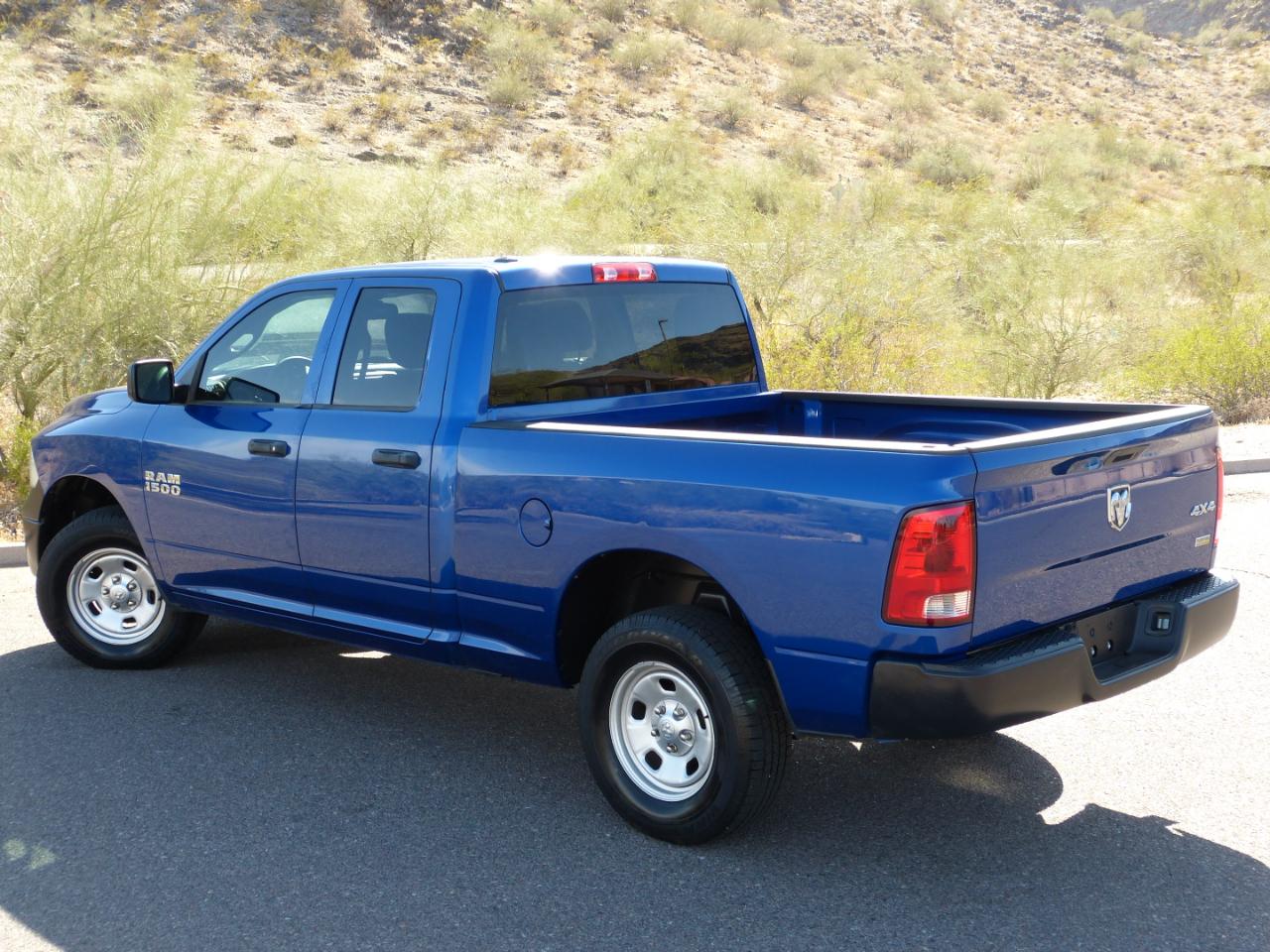 RAM 1500 Tradesman Crew Cab SB 4WD 2016