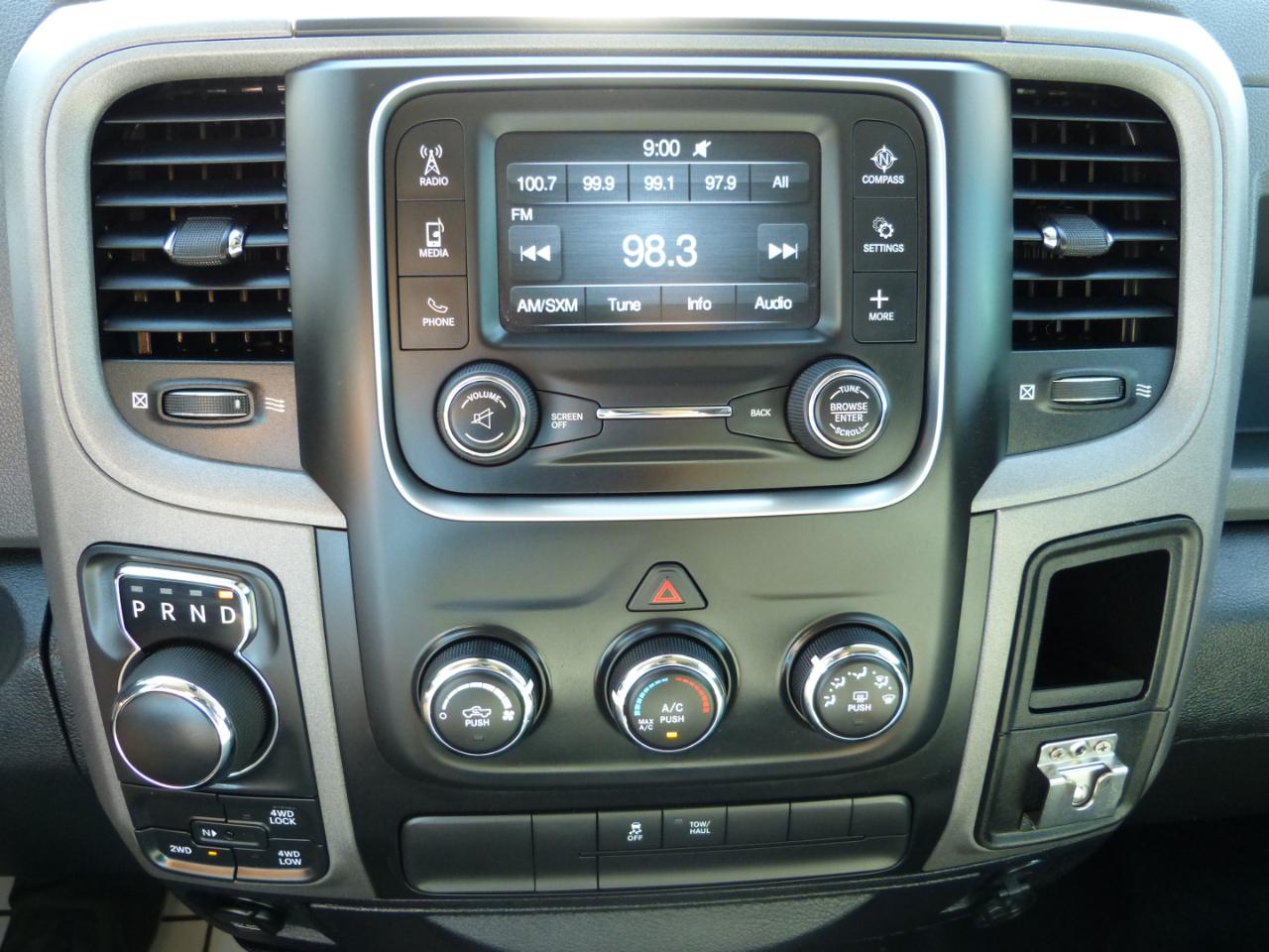 RAM 1500 Tradesman Crew Cab SB 4WD 2016
