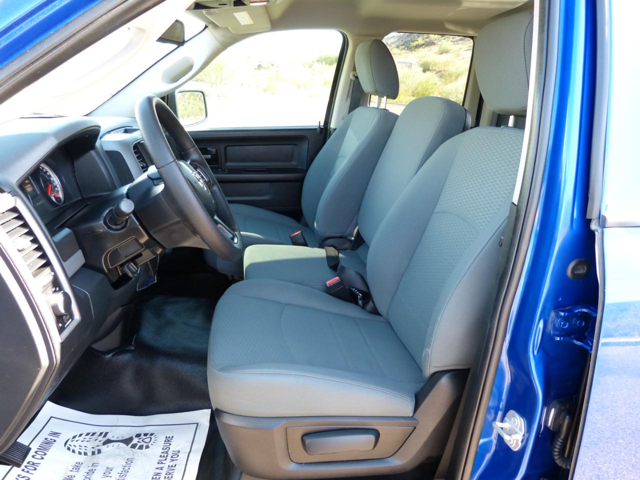 RAM 1500 Tradesman Crew Cab SB 4WD 2016