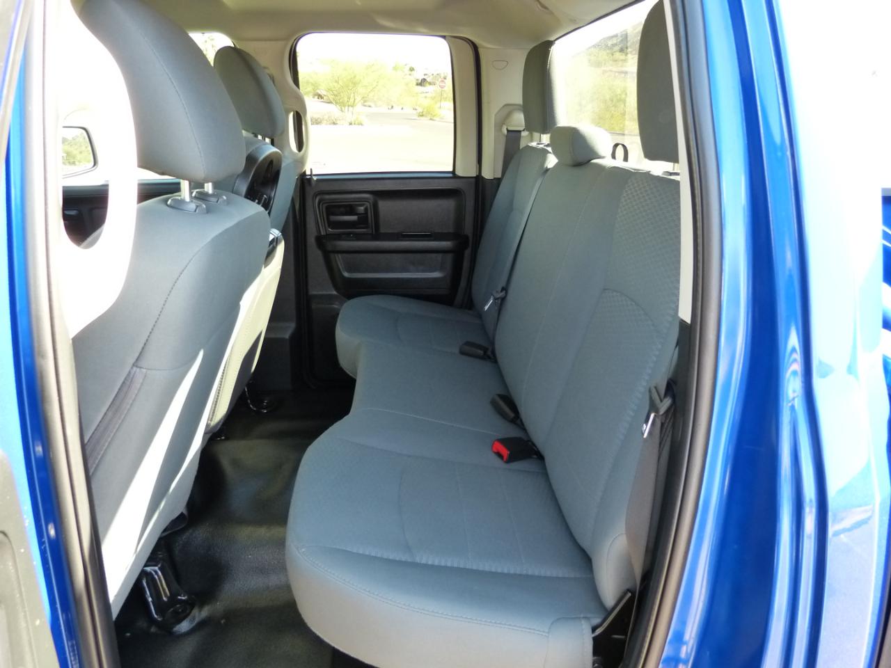 RAM 1500 Tradesman Crew Cab SB 4WD 2016