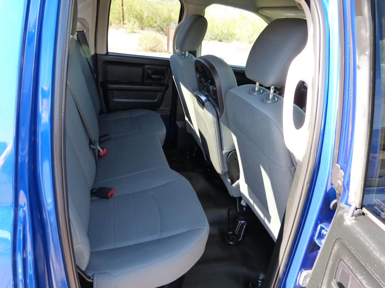 RAM 1500 Tradesman Crew Cab SB 4WD 2016