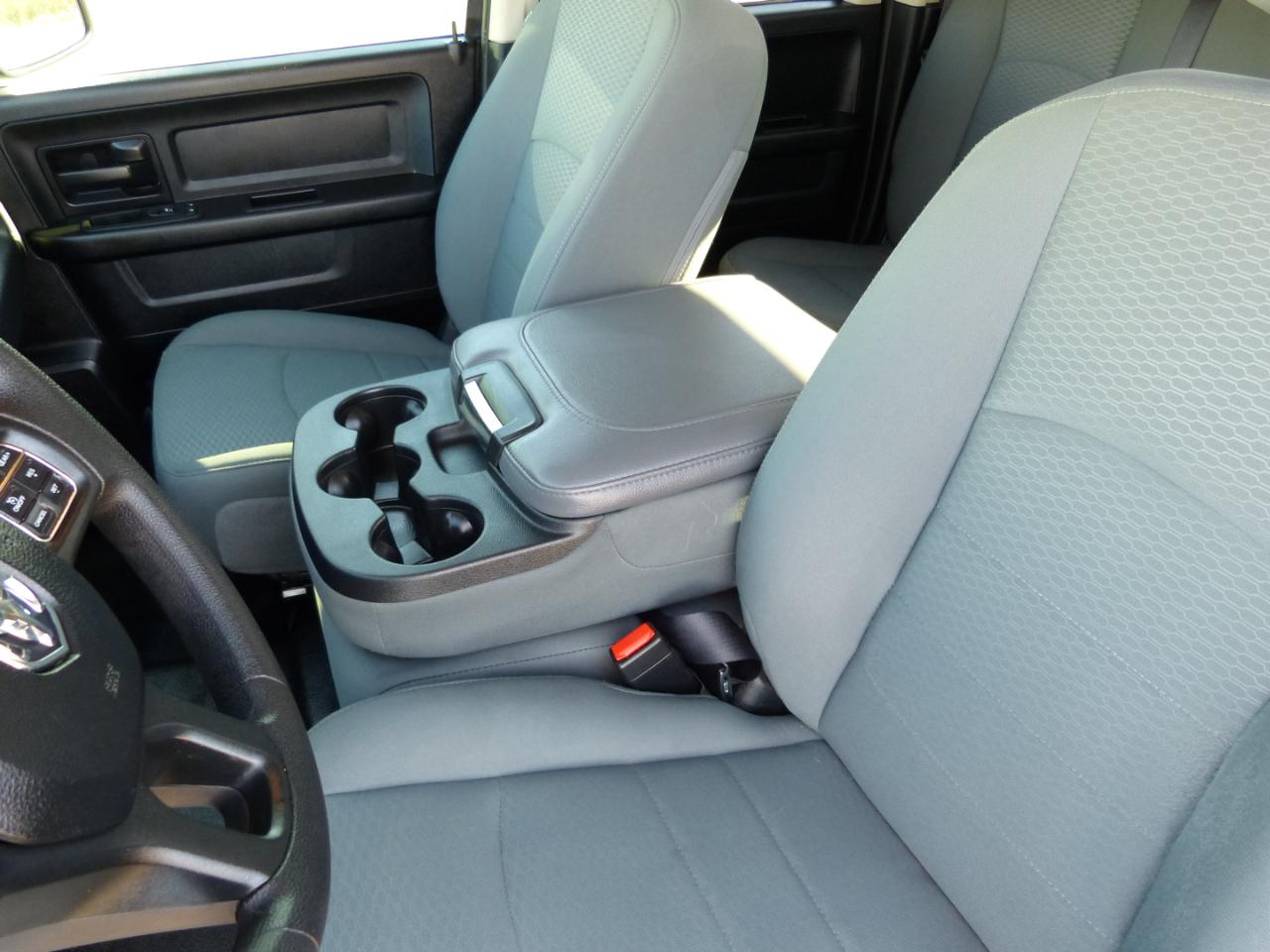 RAM 1500 Tradesman Crew Cab SB 4WD 2016