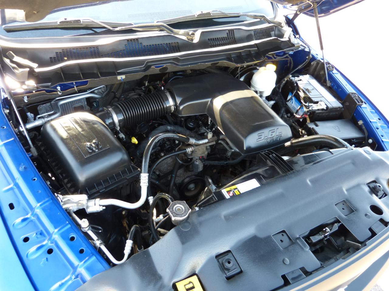 RAM 1500 Tradesman Crew Cab SB 4WD 2016