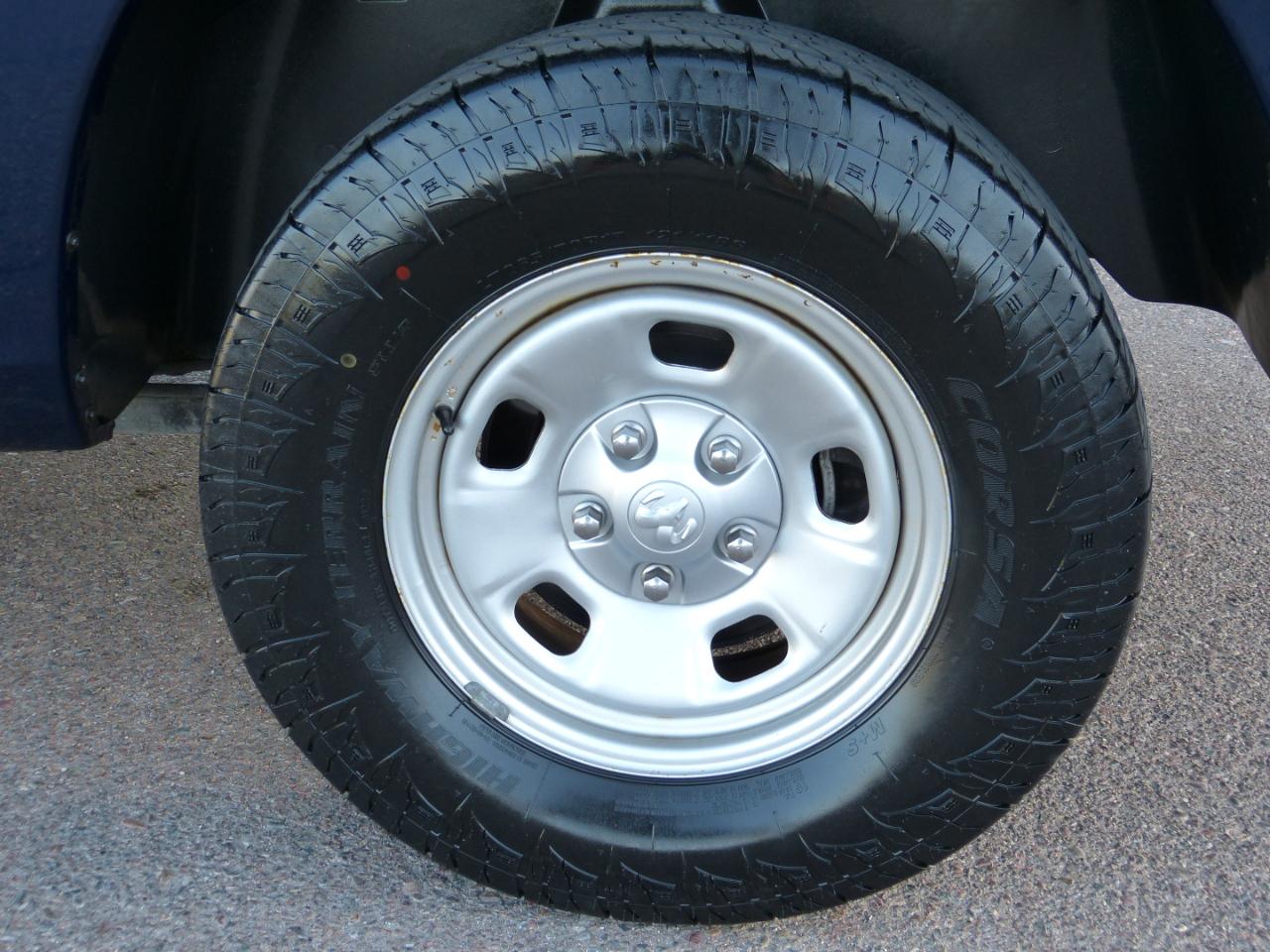 RAM 1500 Tradesman 4x2 Reg Cab 6'4" Box 2017
