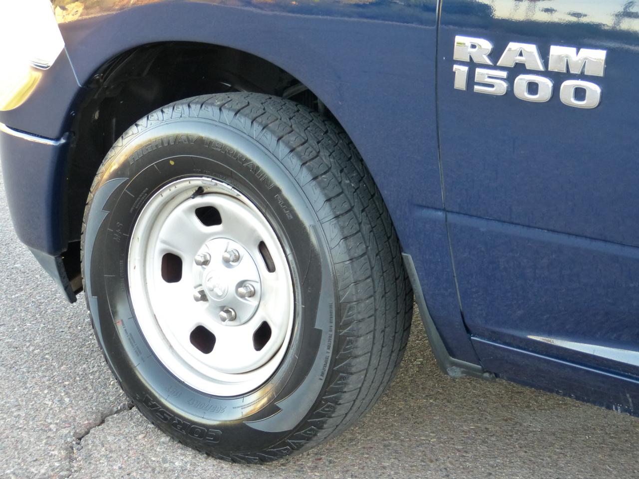 RAM 1500 Tradesman 4x2 Reg Cab 6'4" Box 2017