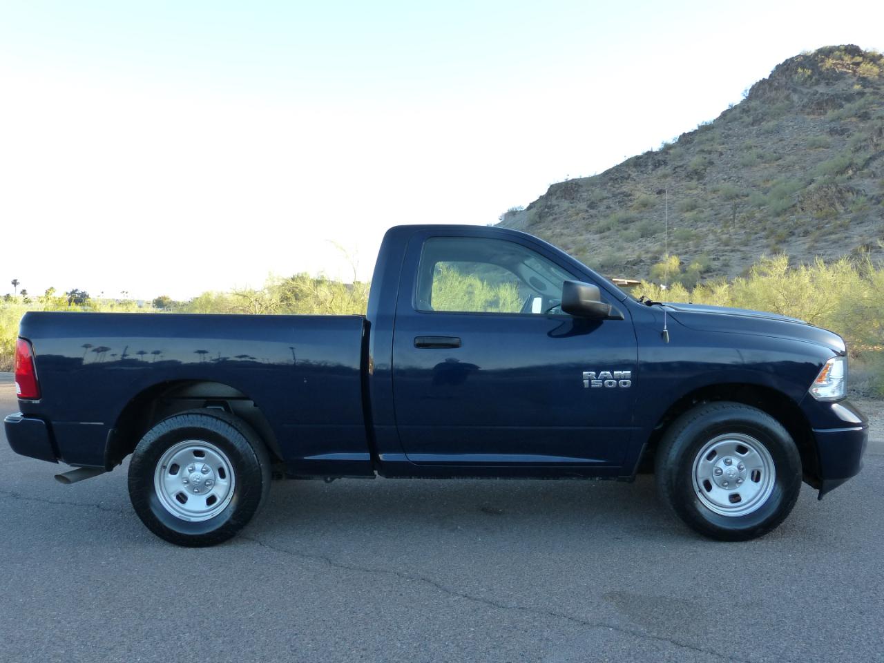 RAM 1500 Tradesman 4x2 Reg Cab 6'4" Box 2017
