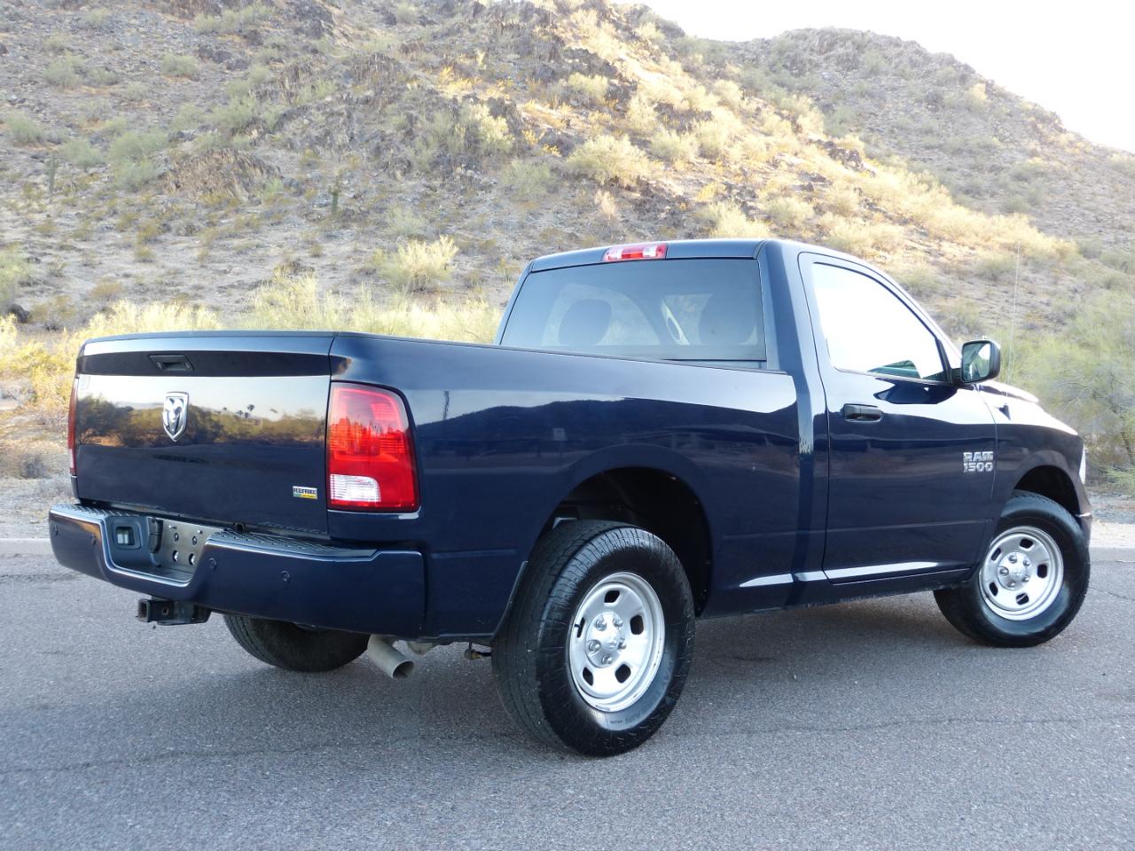 RAM 1500 Tradesman 4x2 Reg Cab 6'4" Box 2017