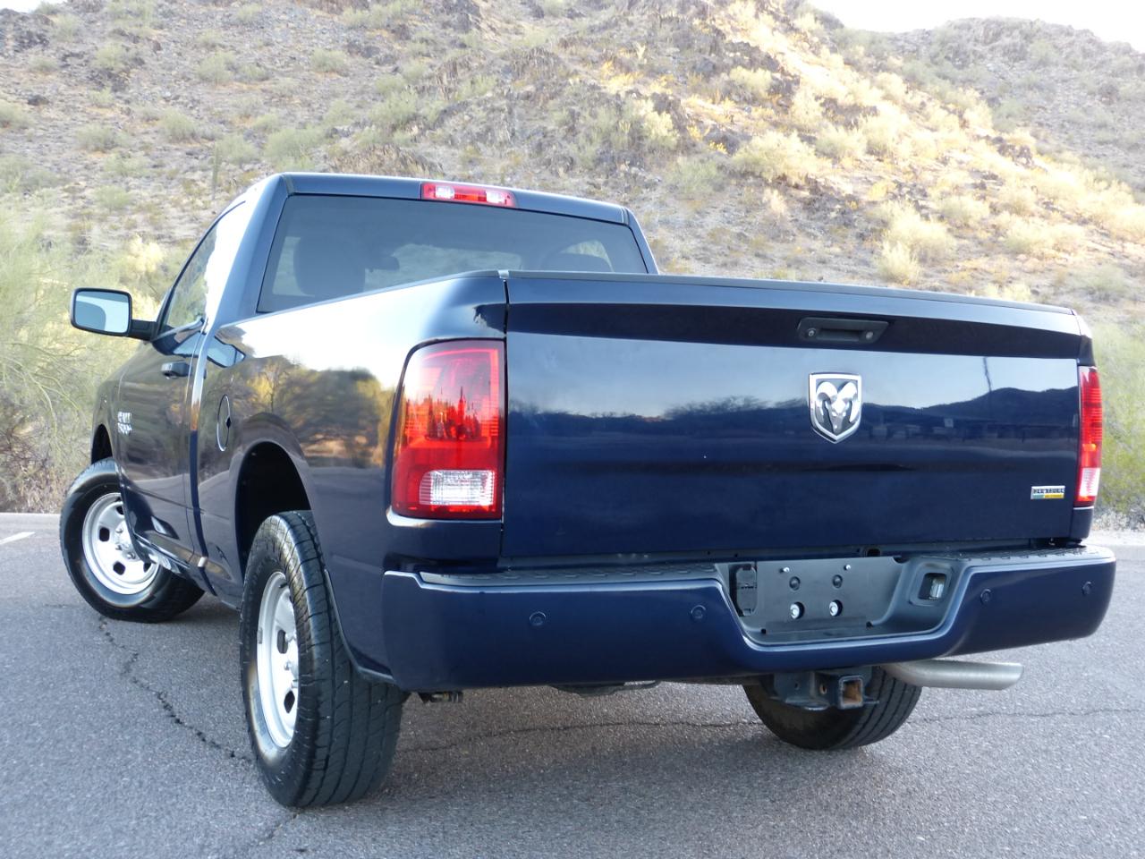 RAM 1500 Tradesman 4x2 Reg Cab 6'4" Box 2017
